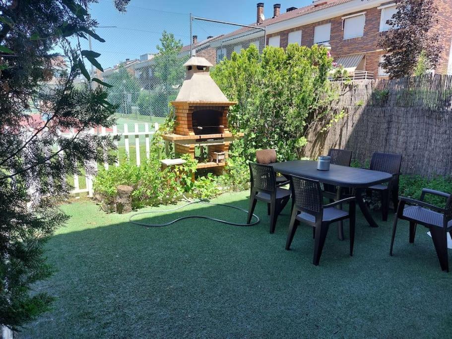 Chalet Urbano En Salamanca Santa Marta de Tormes Zewnętrze zdjęcie