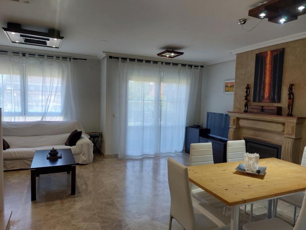 Chalet Urbano En Salamanca Santa Marta de Tormes Zewnętrze zdjęcie